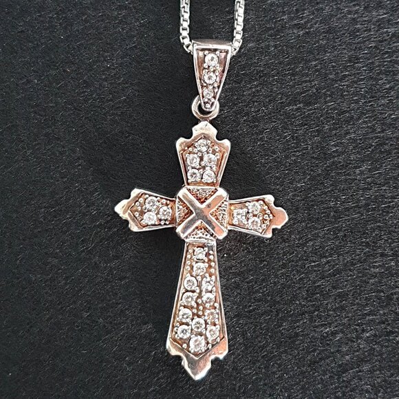 Bold Vintage 925 Sterling Silver CZ Crucifix Pendant & Box Chain Necklace - Picture 1 of 12